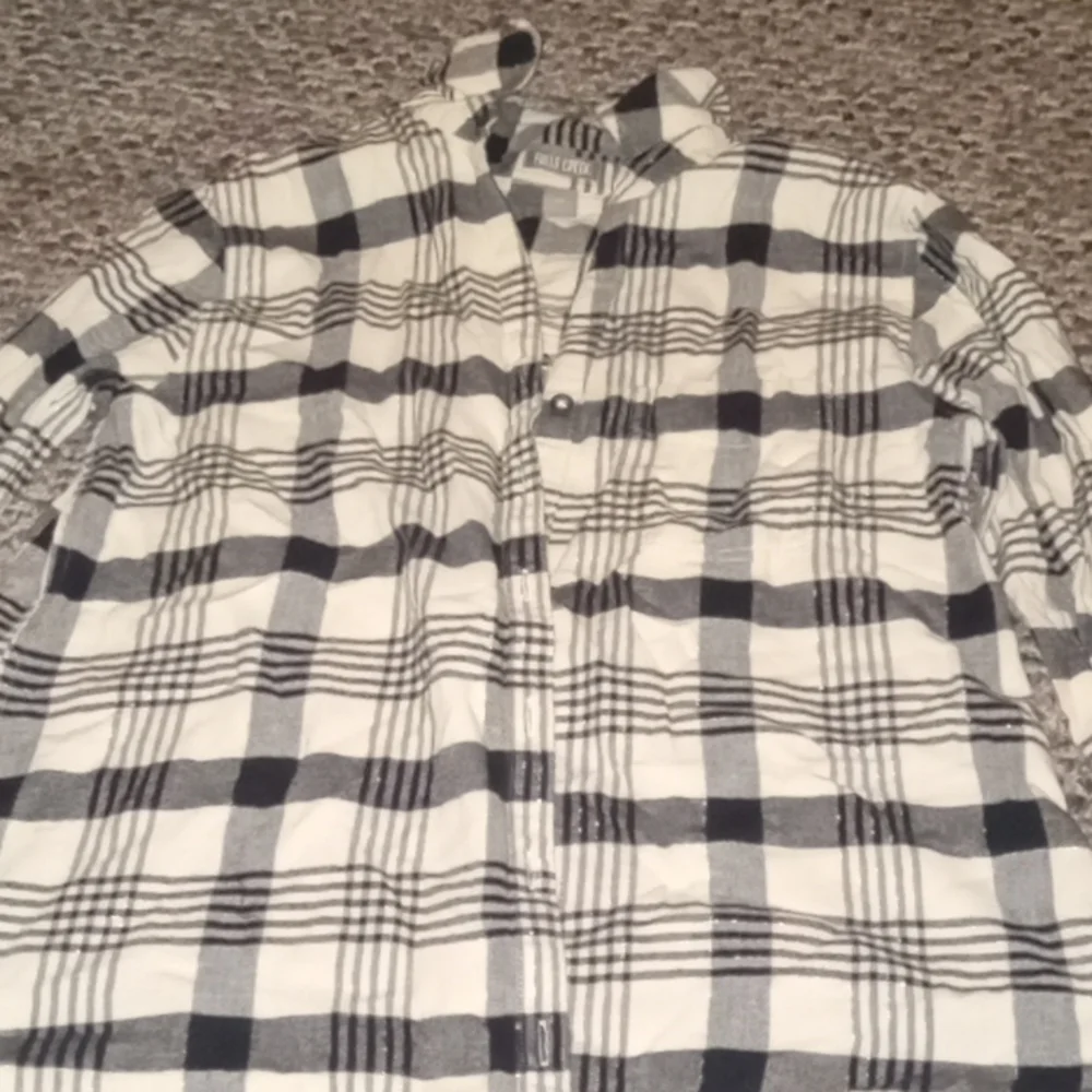 Flannel - Picture 2 of 3
